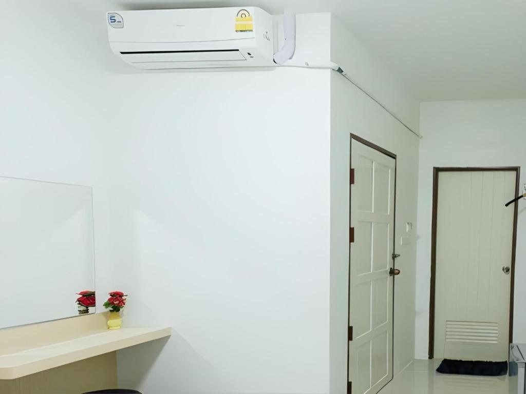 Cheaper Room Surat Thani Exterior photo