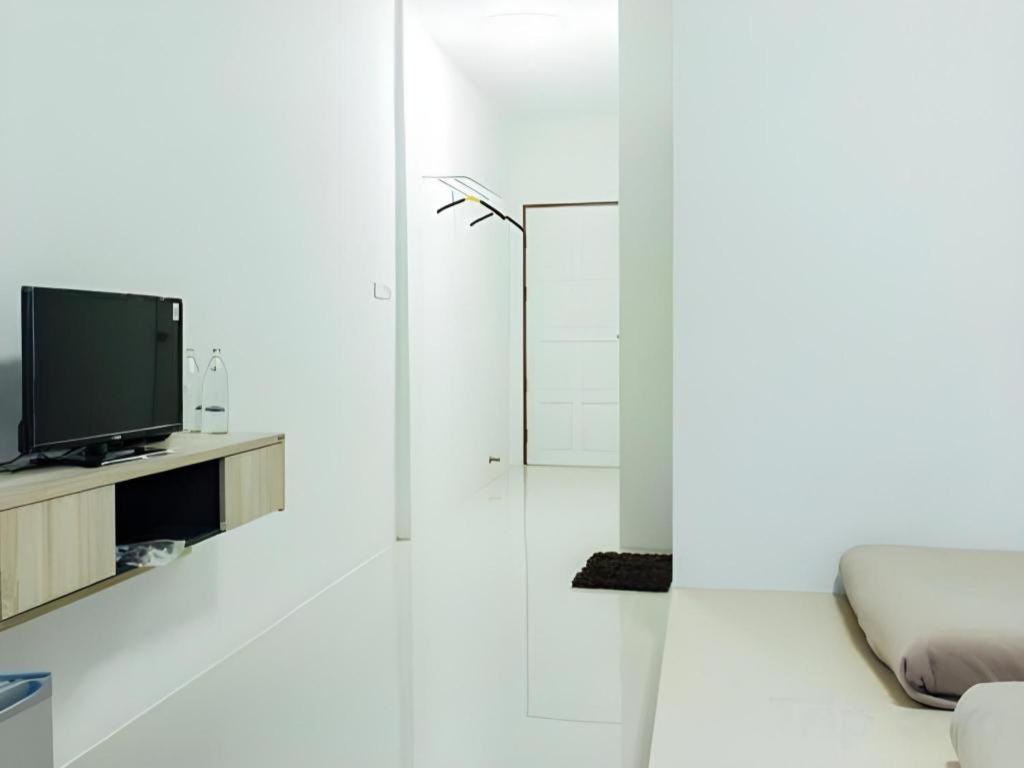 Cheaper Room Surat Thani Exterior photo